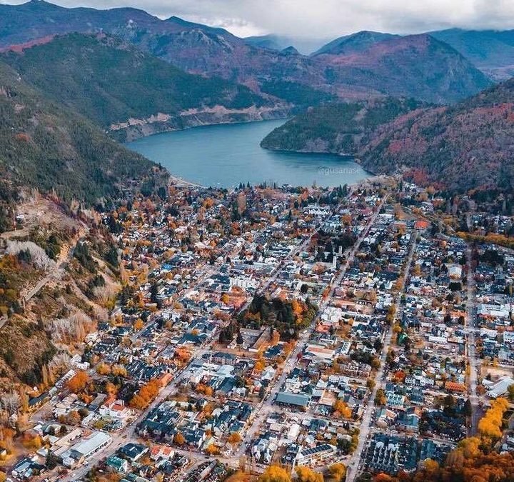 Las 4 estaciones del año en San Martín de los Andes 
Otoño Invierno  Primavera  …