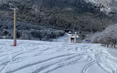 #jueves ¿Cómo te ves en #CerroBayo #VillaLaAngostura disfrutando de la nieve y e…