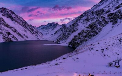 #PORTILLO⁠
⁠
La postal del atardecer en @skiportillo, este increíble centro de s…